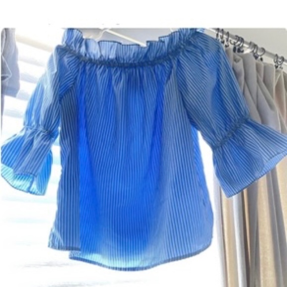 Off shoulder top - Picture 1 of 1
